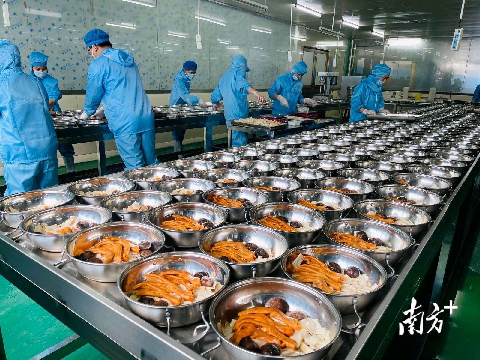 電白預(yù)制菜產(chǎn)業(yè)強(qiáng)勢崛起 躋身全國百強(qiáng)基地，水產(chǎn)品預(yù)制菜開發(fā)超200品種