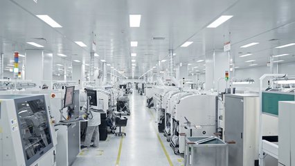 陽光電源光伏逆變器SMT生產(chǎn)車間自動(dòng)化產(chǎn)線,產(chǎn)品出口150多個(gè)國(guó)家和地區(qū)。